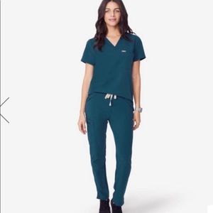Figs scrub set. Small top. Small petite Yolanda skinny. Good condition.